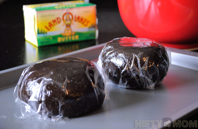 Chilling Dough for Dark Chocolate Mint Sandwich Cookies