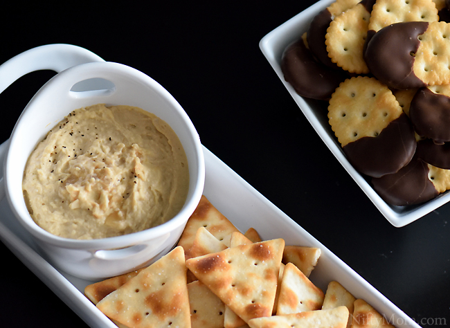 Town House Pita Crackers with Hummus