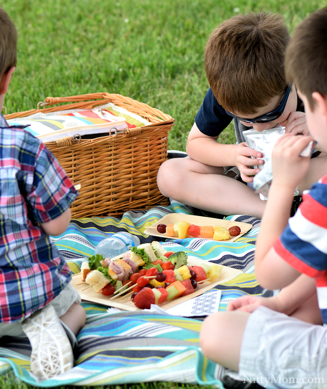 Family Picnic with Different Kabobs #BestSummerEver