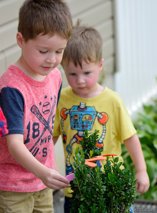 Outdoor Learning Activities - Letter Hide & Seek #BestSummerEver