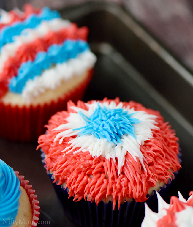 Fireworks Cupcakes & other Fourth of July Cupcake Ideas
