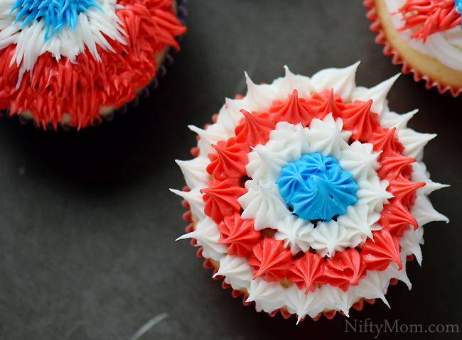 Fireworks Cupcakes & other Fourth of July Cupcake Ideas