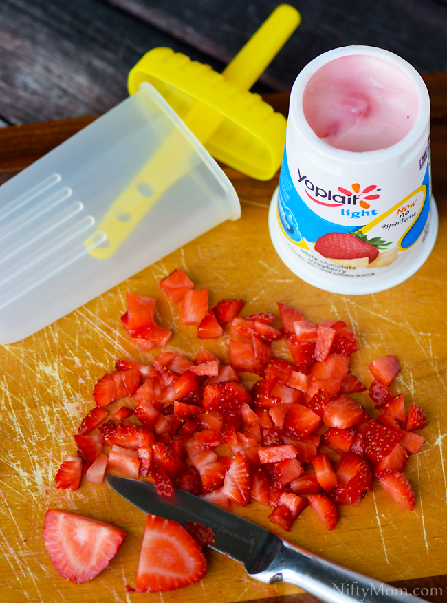 White Chocolate Strawberry Frozen Yogurt Pops Recipe Ingredients