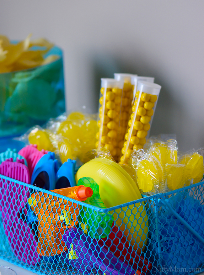 Summer Party Guest Favors = Fun Sunglasses, Water Guns & Yellow Candies #DipYourWay