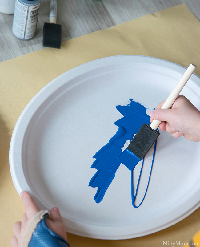How to Make a 3D Ocean Scene with Paper Plates