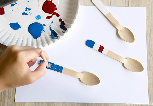 DIY Painted Patriotic Wooden Spoons