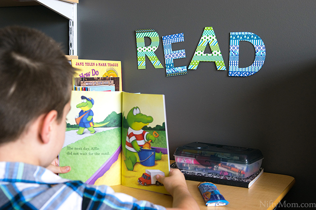 How to Make a  Washi Tape 'READ' Sign for Kid's Reading Area