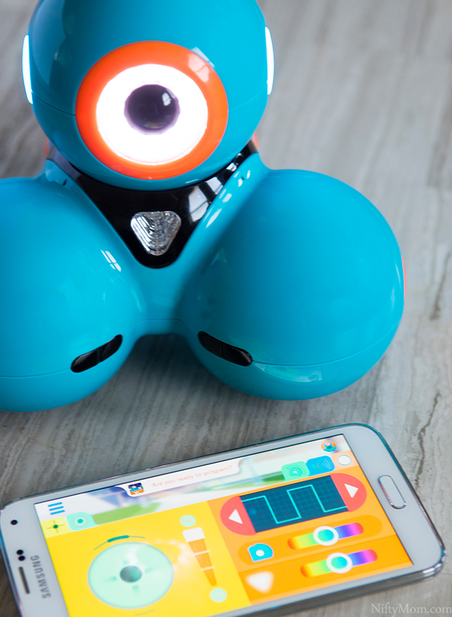 Meet Dash – Our Kids' First Robot – Nifty Mom