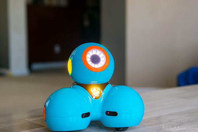 My First Real Robot - Dash & Dot Review, Tech Age Kids