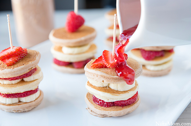 strawberry-banana-mini-pancakes