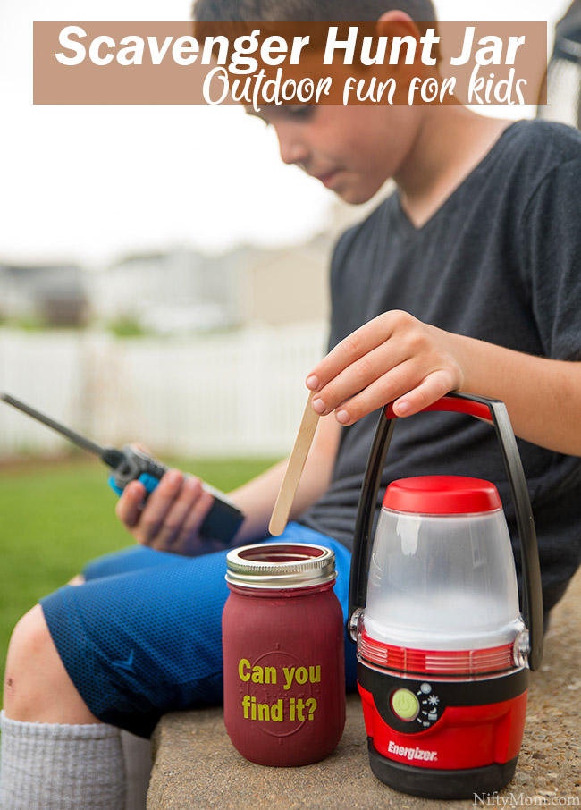 Scavenger Hunt Jar {Outdoor fun for kids}