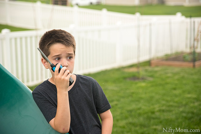 Scavenger Hunt Jar {Outdoor fun for kids}