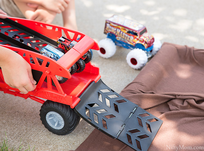 An Easy DIY Hot Wheels Monster Truck Arena Project - Great to do with the kids!