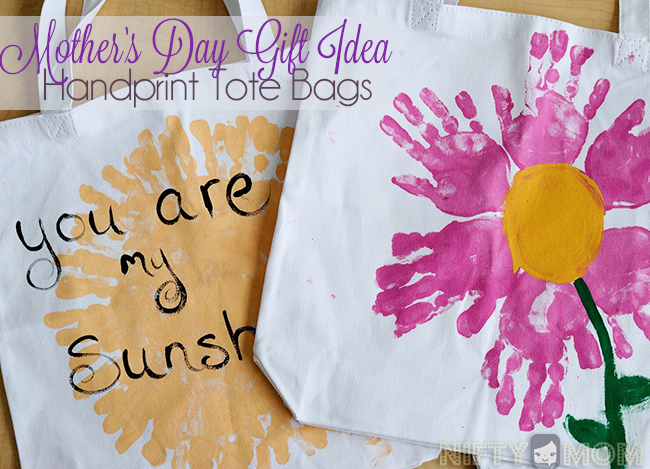 Mother's Day Gift Idea - Handprint Tote Bags - Easy gift idea from kids great for any holiday!