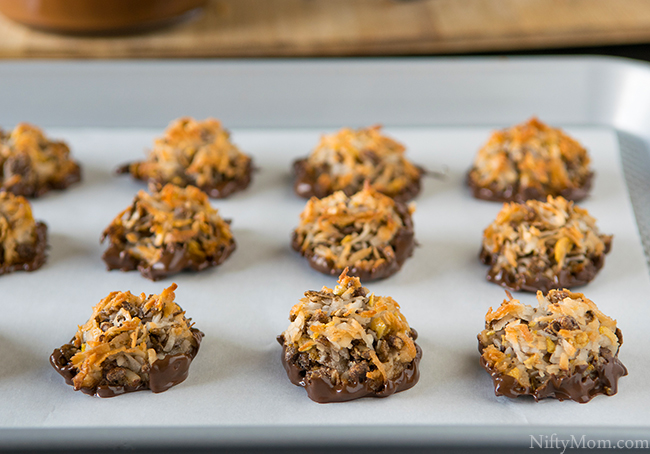 Easy Chocolate-Coconut Macaroons Recipe – Nifty Mom