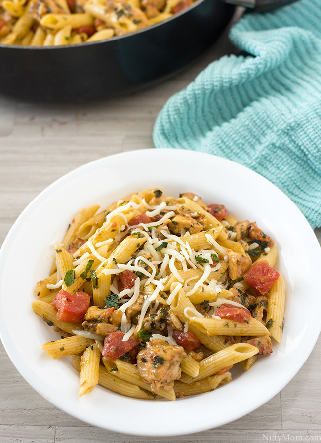 Caprese Chicken Pasta {Quick & Easy Dinner Idea} – Nifty Mom