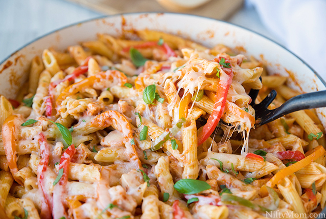Chicken & Peppers Pasta {Quick & Easy Dinner}