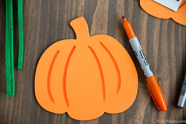 Pumpkin Frame - An Easy Fall or Halloween Kids Classroom Craft Activity