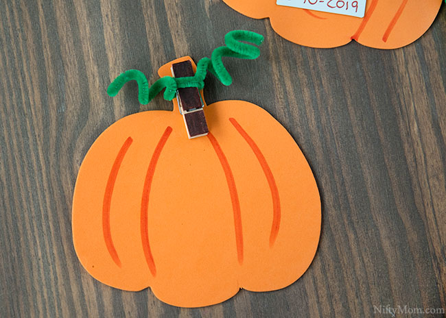 Pumpkin Frame - An Easy Fall or Halloween Kids Classroom Craft Activity