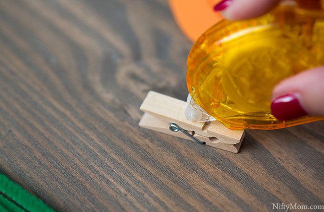 Pumpkin Frame - An Easy Fall or Halloween Kids Classroom Craft Activity